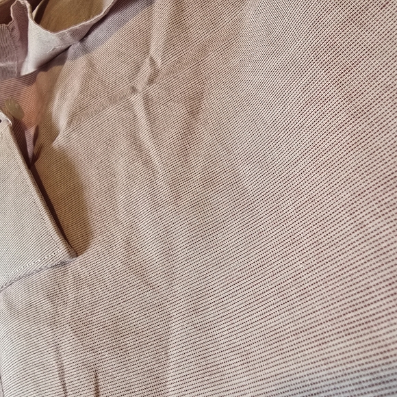 Dockers Iron Free Fitted Red And White Twill Shirt - Picture 2 of 4